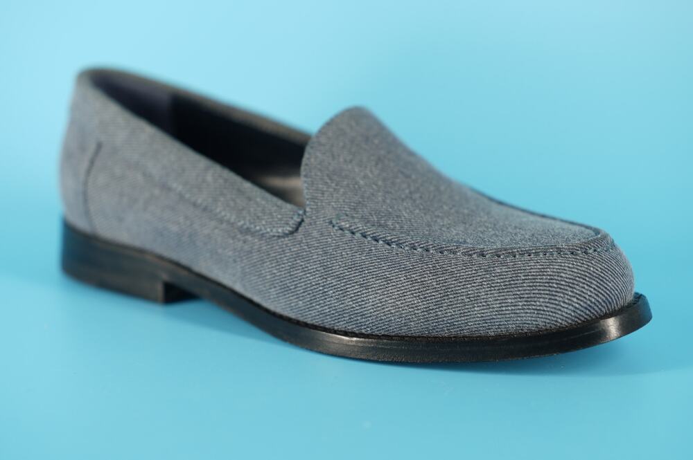 Manolo Blahnik Dineguardo Denim Moc Toe Loafer Flats Size 36 New